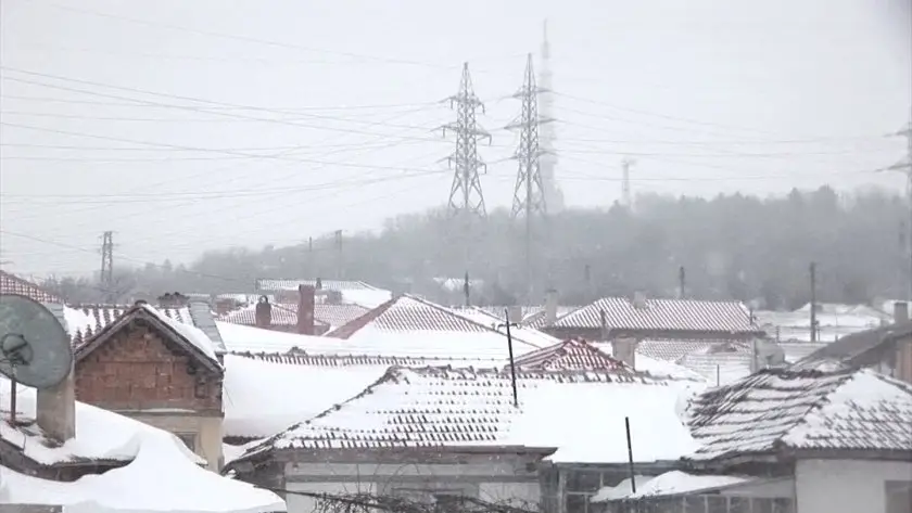 Десетки населени места в Западна България останаха без ток